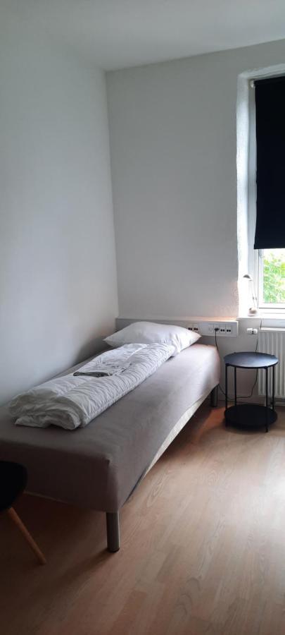 Private Room In A Shared Apartment Odense Exterior photo